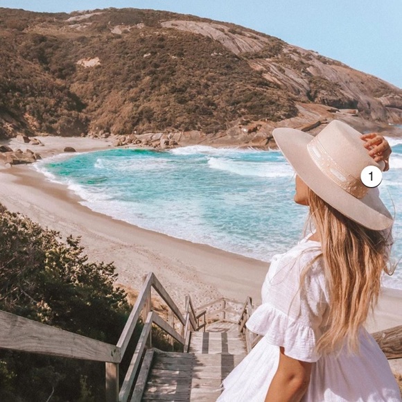 NWT Lack if Color Sierra in Gold - Picture 8 of 8